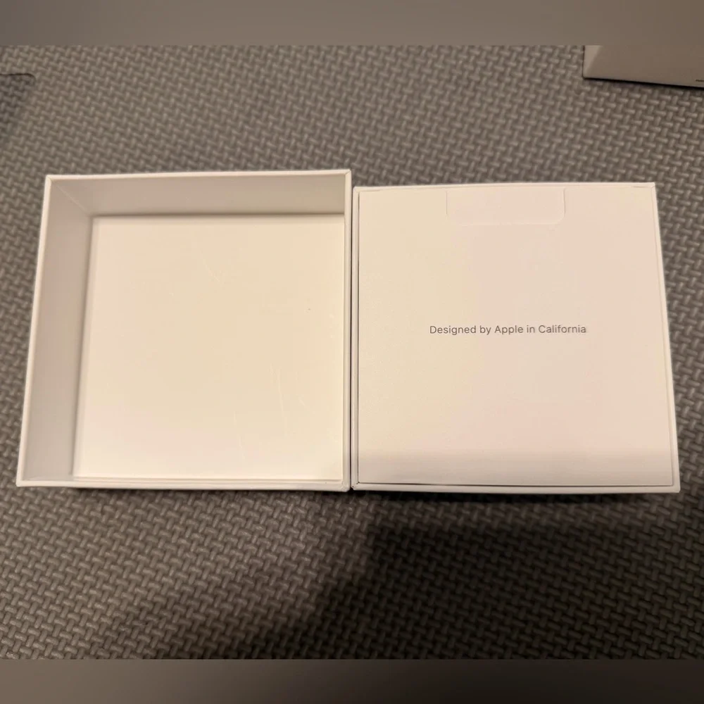 Apple AirPods with Wireless Charging Case
